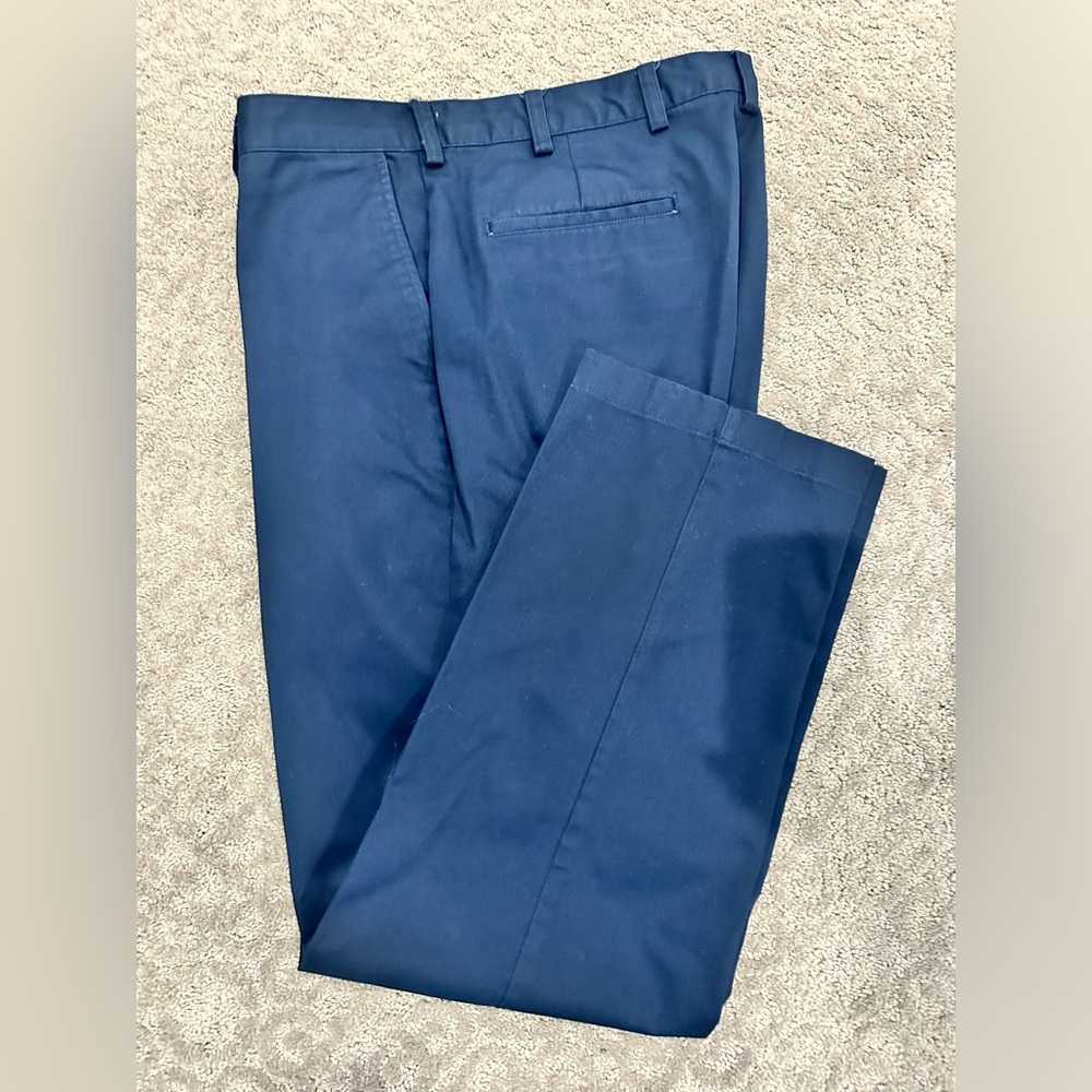 Men’s Joseph a Banks 38 x 32 navy chinos. Flat front
